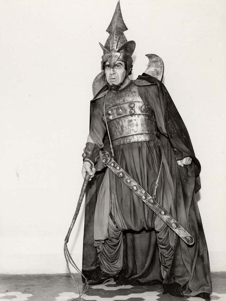 Tancredi Pasero con il costume di Re Hassan